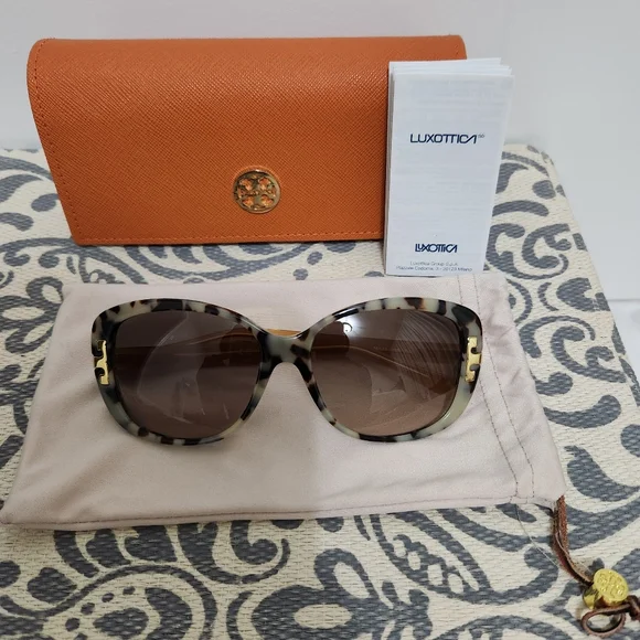 Tory Burch Tortoise Shell Sunglasses w Case Tory Burch Tortoise Shell Sunglasses with Orange Case main image 4